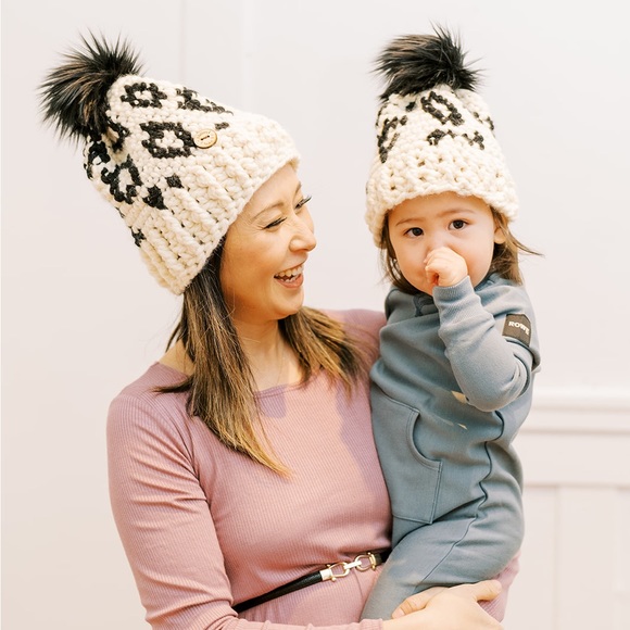 3-6 Months, Ivory/Cream, Crochet Leopard Hat, Faux Fur pompom, Toque, Winter Hat - Picture 4 of 6